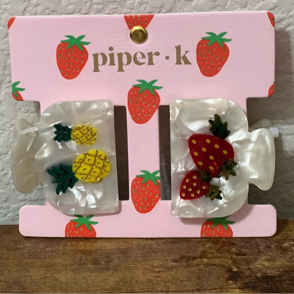 Piper K. Summer Strawberry/Pineapple Clips 🍓🍍 - Picture 4 of 4